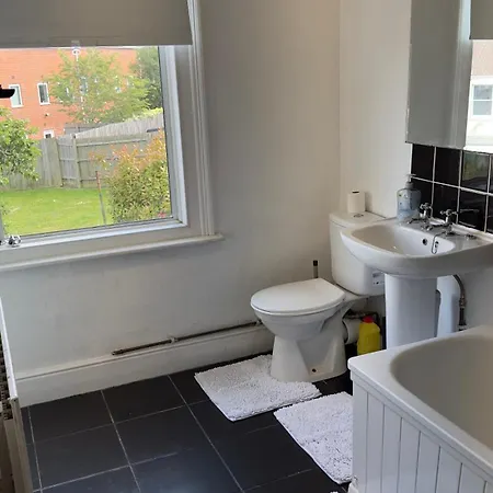 Perfect 4 Δωμάτια σε οικογενειακή κατοικία